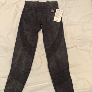 Grey acid wash seamless leggings